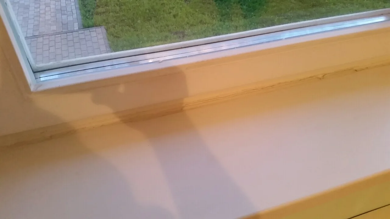 Подоконник и окно лоджии после ремонта квартиры в Москве и МО