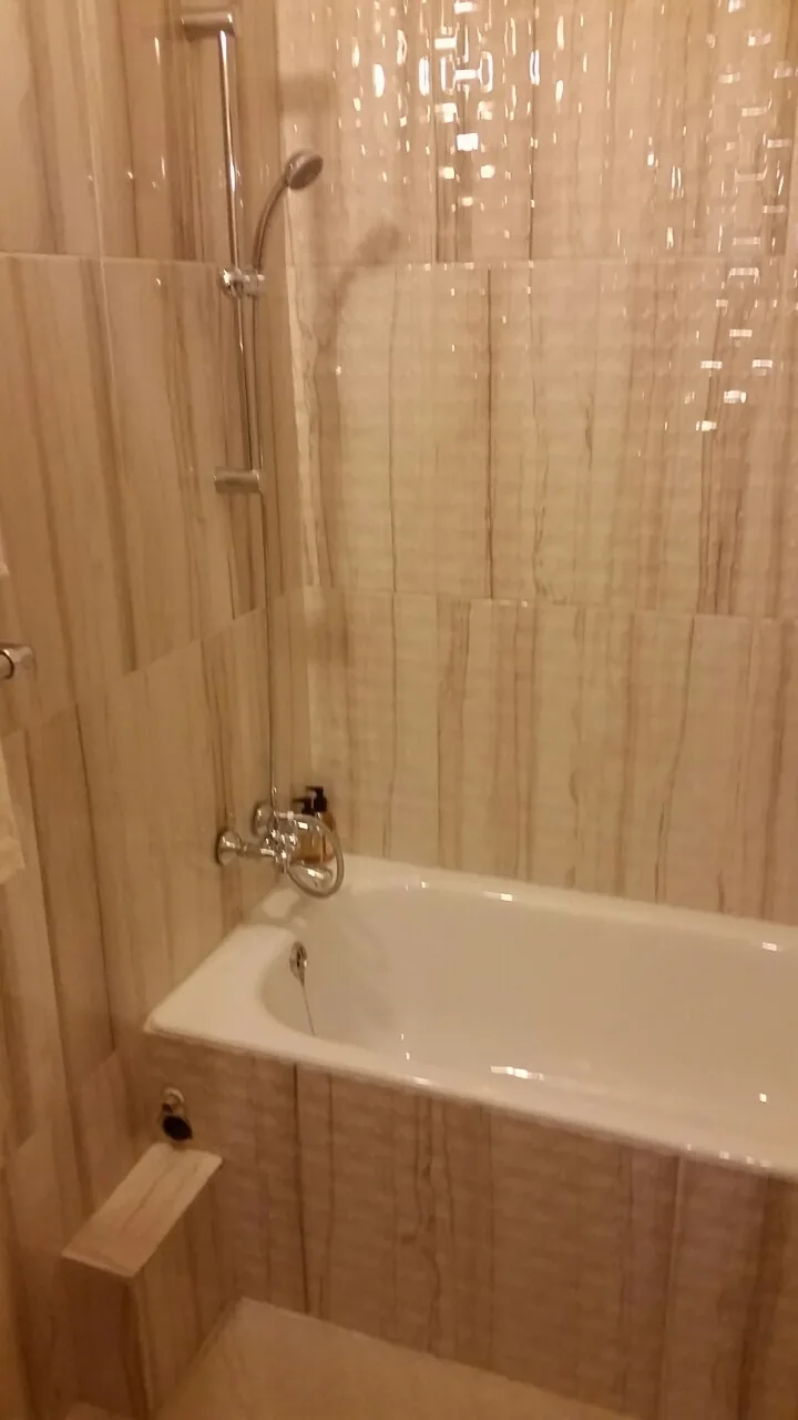 Ремонт ванной комнаты в квартире Москва и МО с плиткой под мрамор